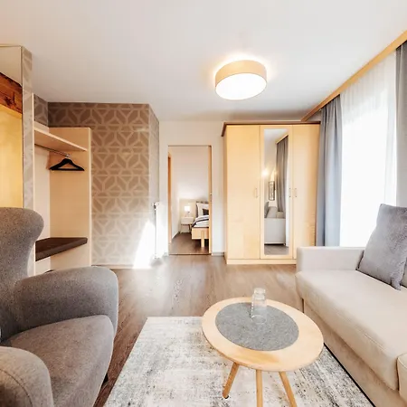 Linder 4* Seeboden