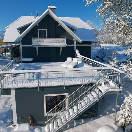 Linder בית הארחה