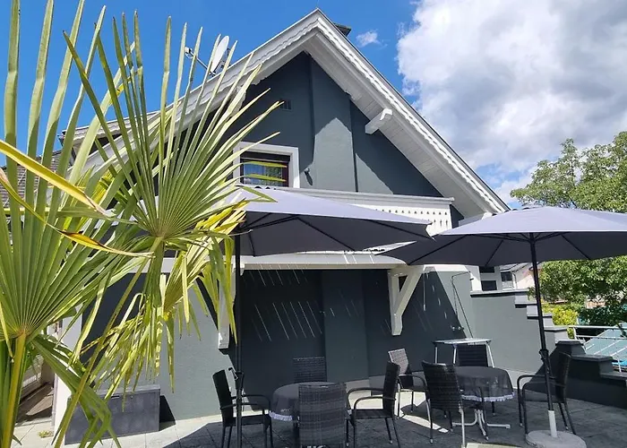 Linder בית הארחה