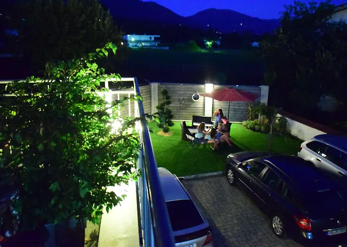 Linder בית הארחה